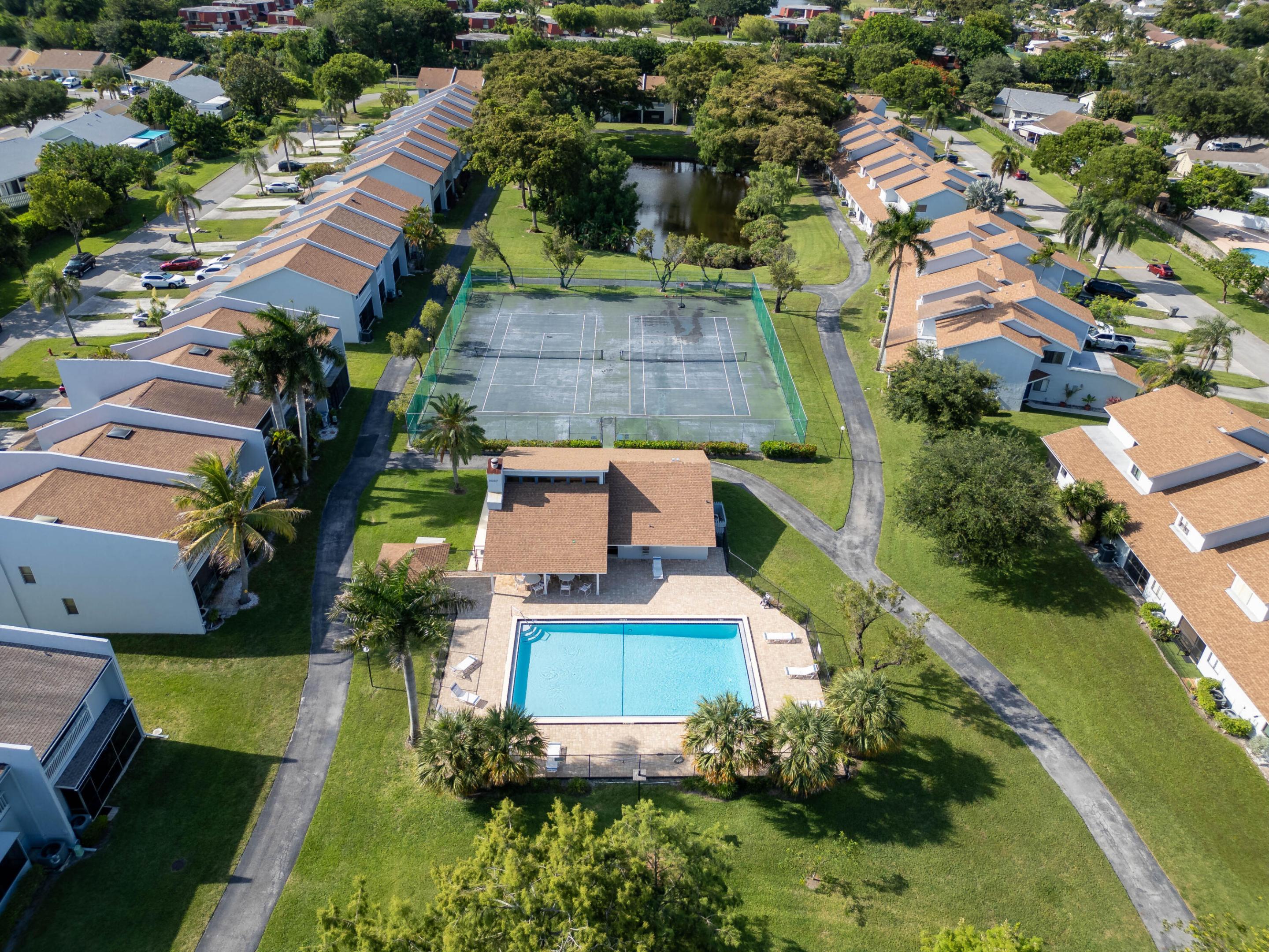 WOODBRIDGE LAKES - Residential