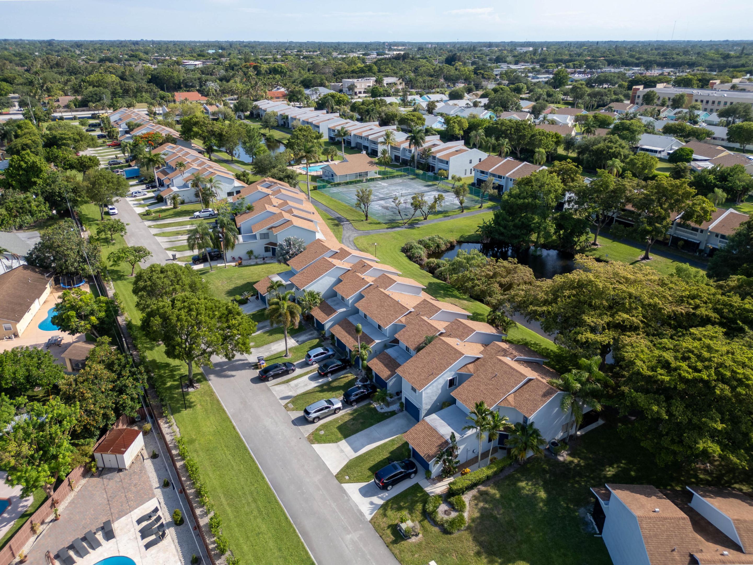 WOODBRIDGE LAKES - Residential