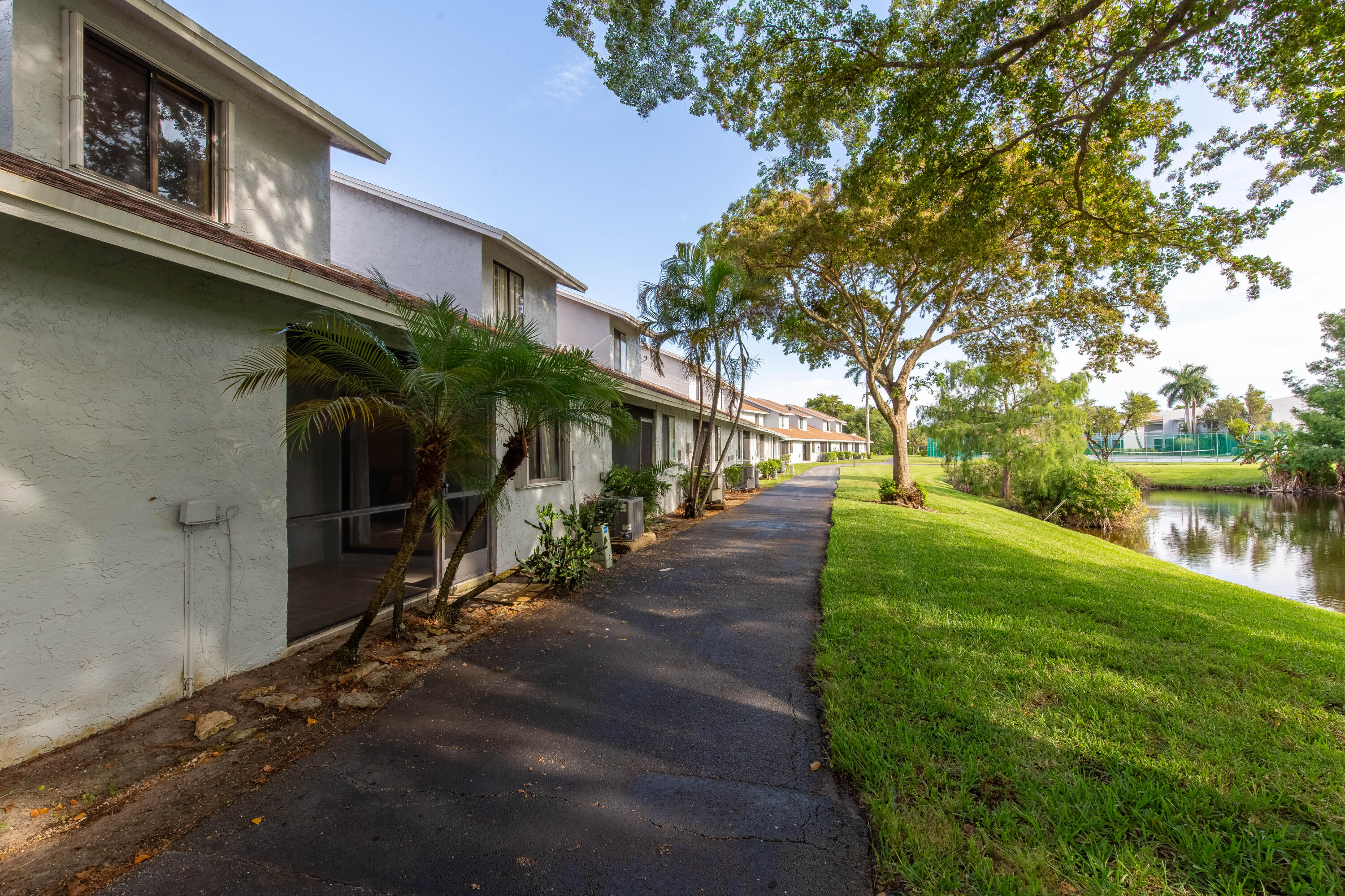 WOODBRIDGE LAKES - Residential