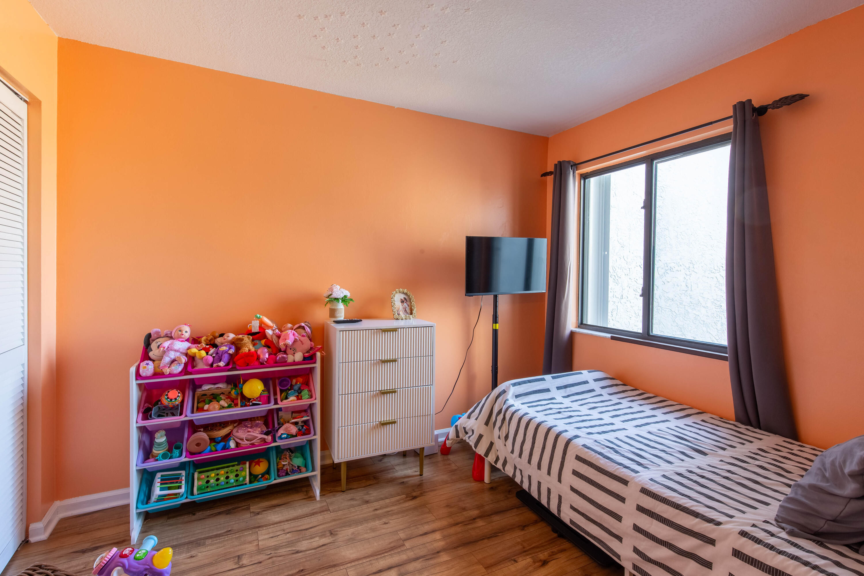 WOODBRIDGE LAKES - Residential