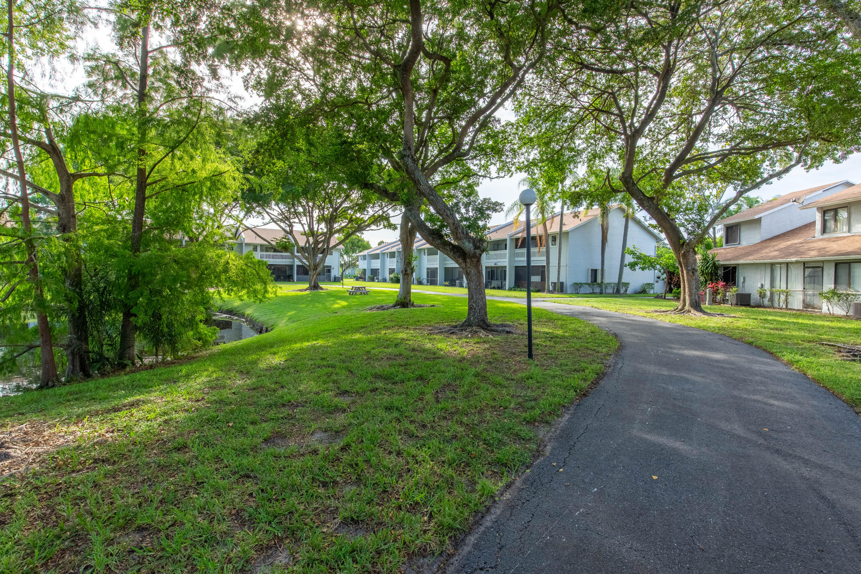 WOODBRIDGE LAKES - Residential