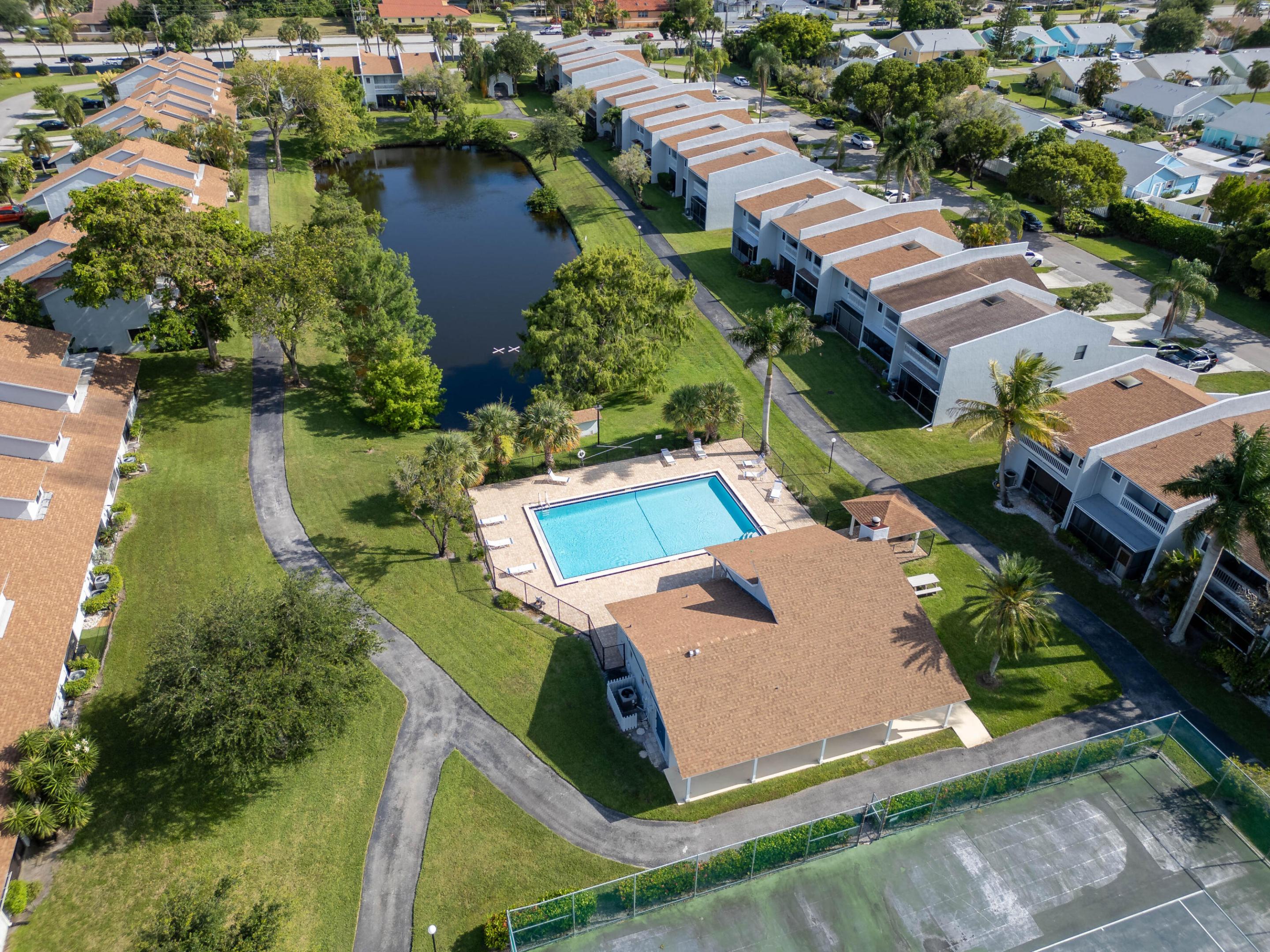 WOODBRIDGE LAKES - Residential
