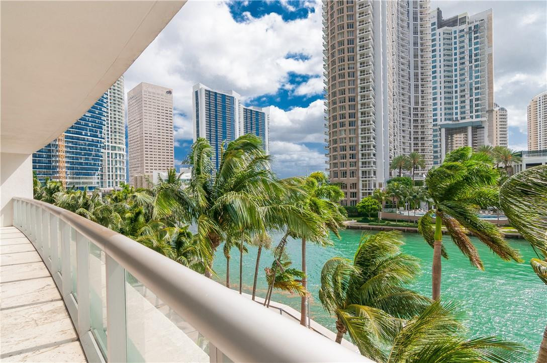 ICON BRICKELL TOWER 1 - Residential