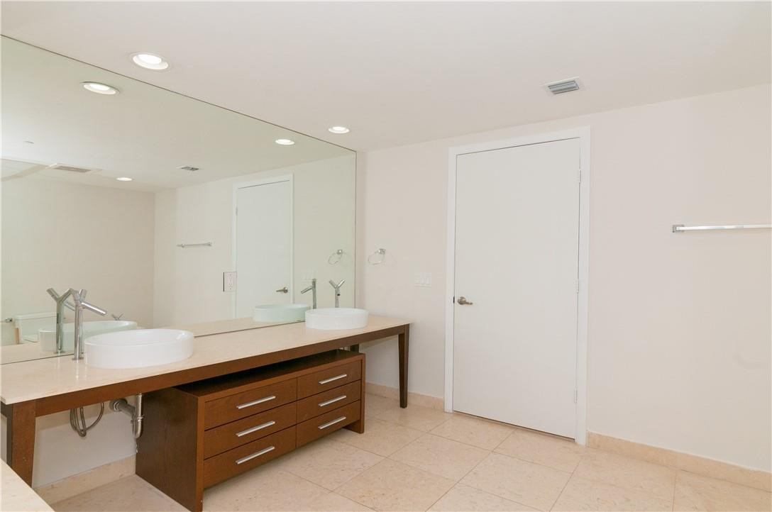 ICON BRICKELL TOWER 1 - Residential
