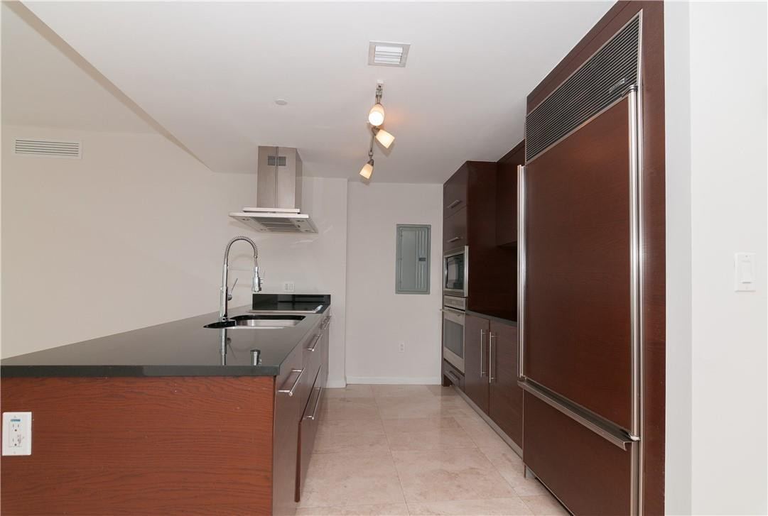 ICON BRICKELL TOWER 1 - Residential