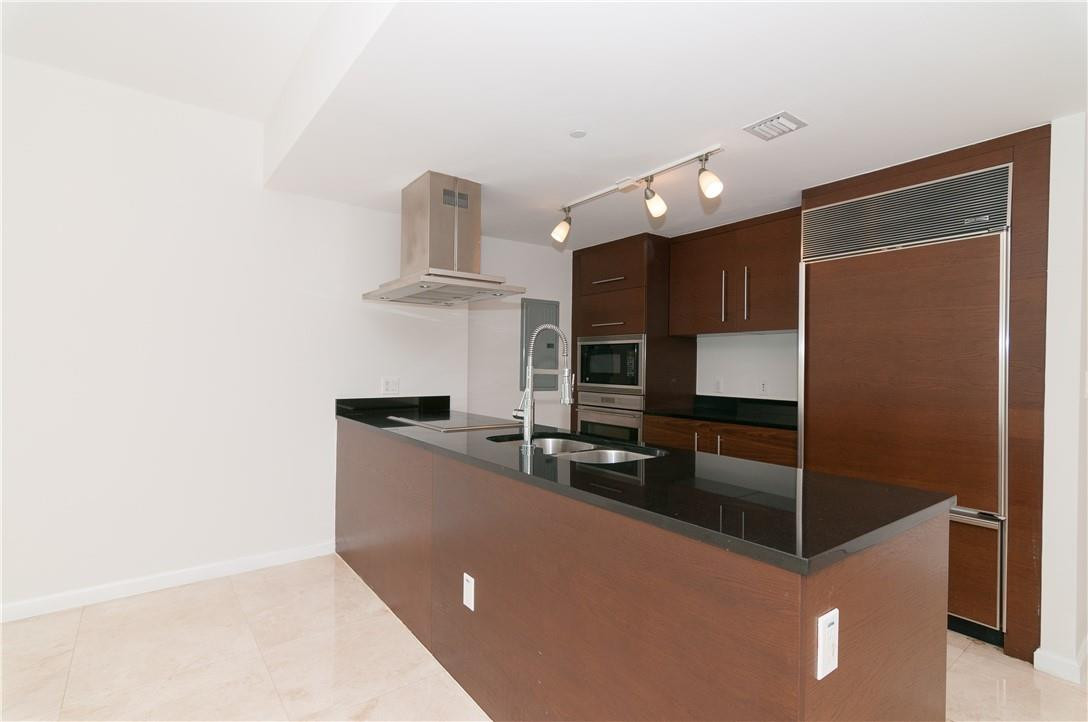 ICON BRICKELL TOWER 1 - Residential