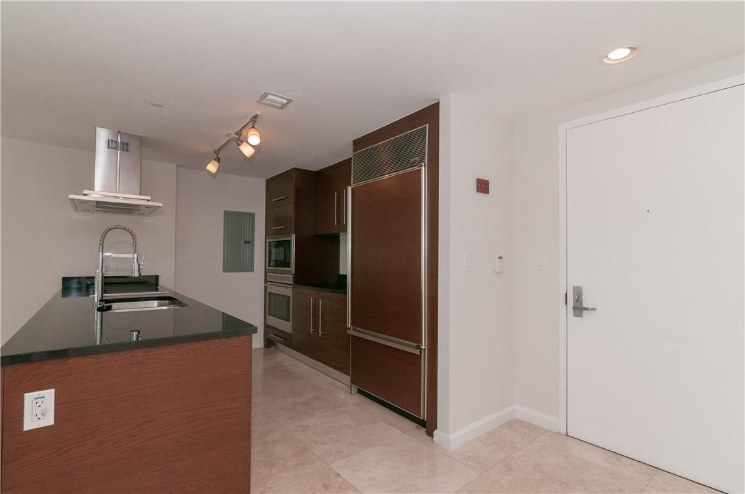 ICON BRICKELL TOWER 1 - Residential