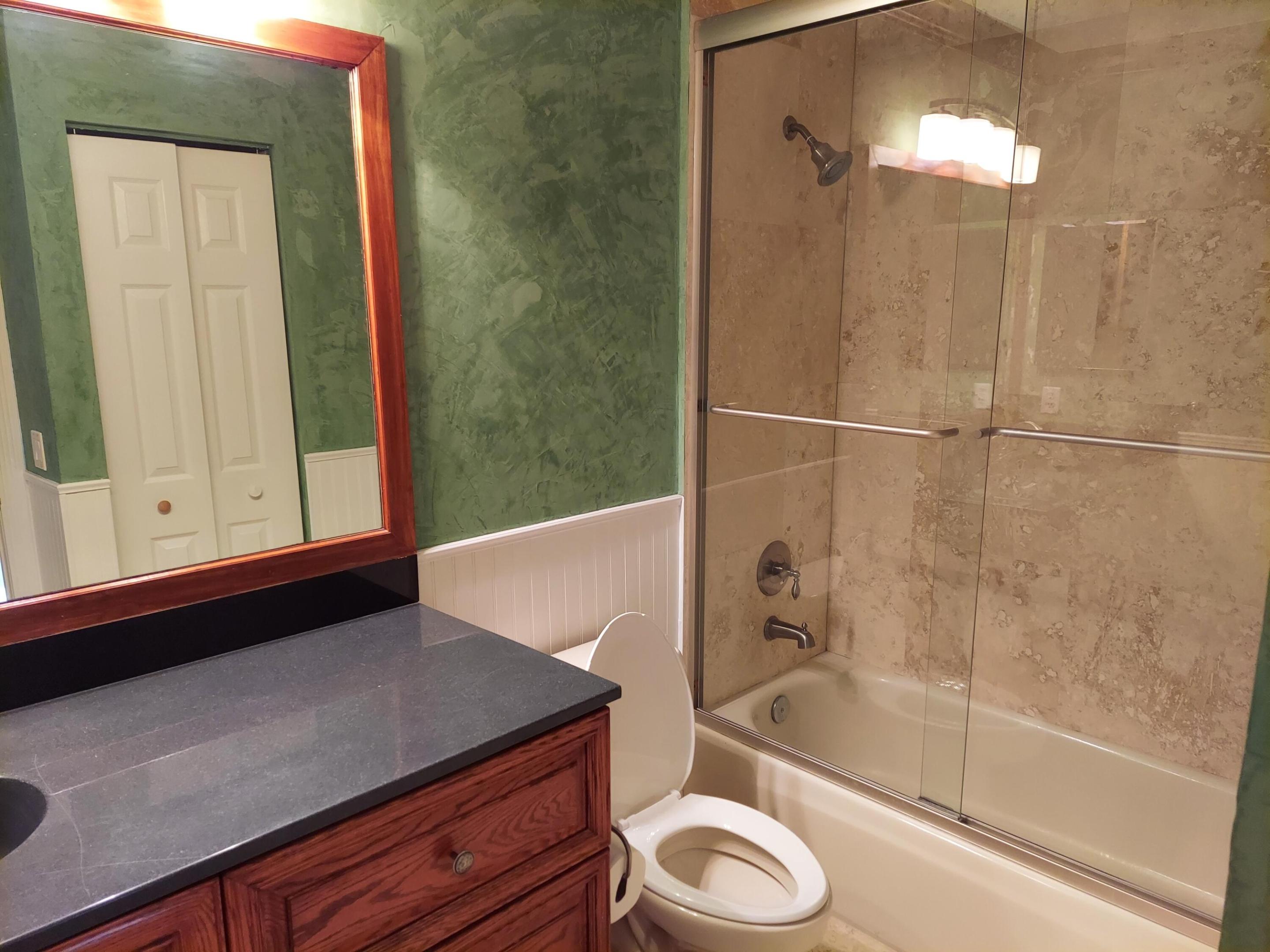 HILLSBORO COUNTRY CLUB - Residential Lease