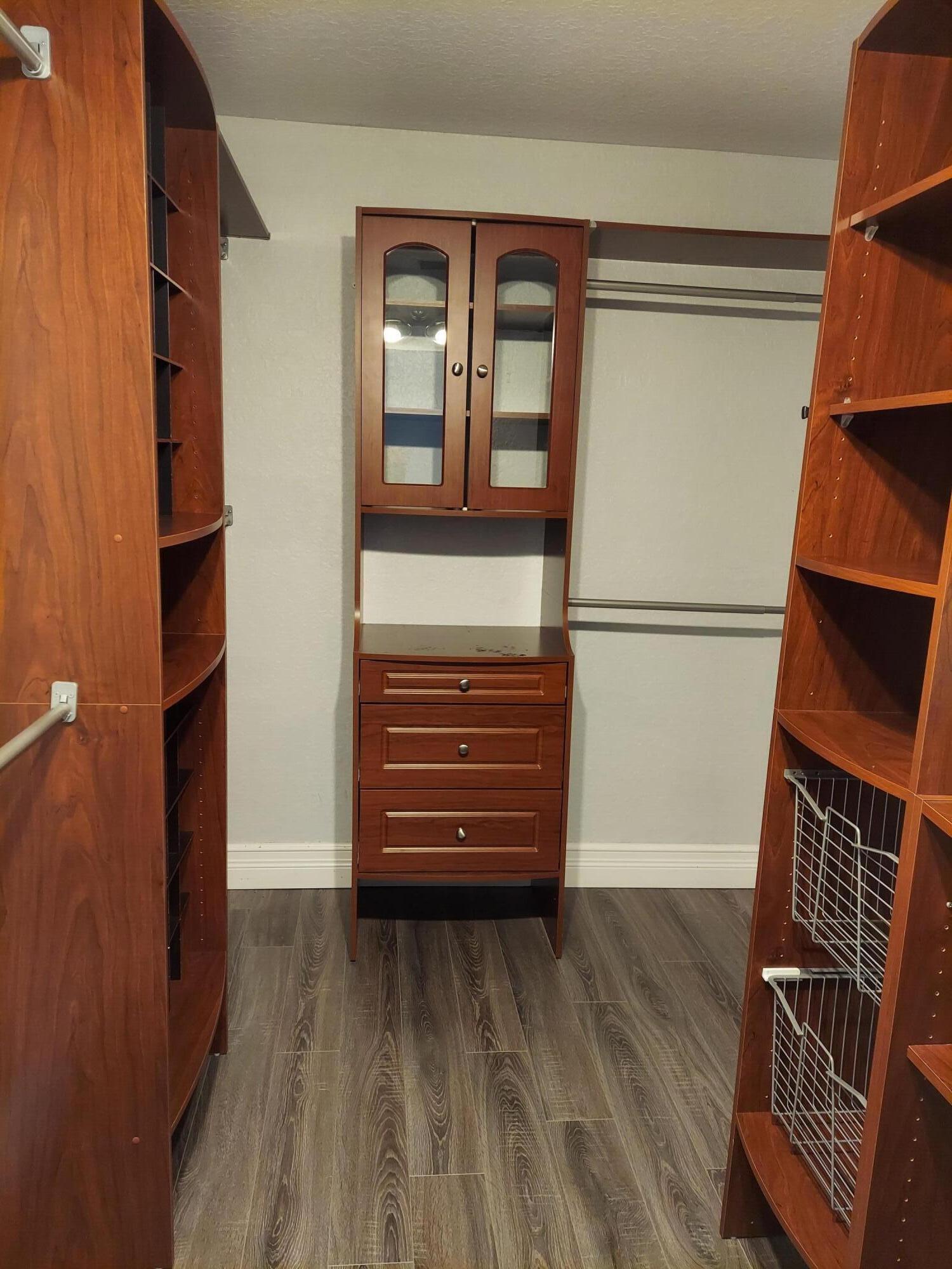 HILLSBORO COUNTRY CLUB - Residential Lease