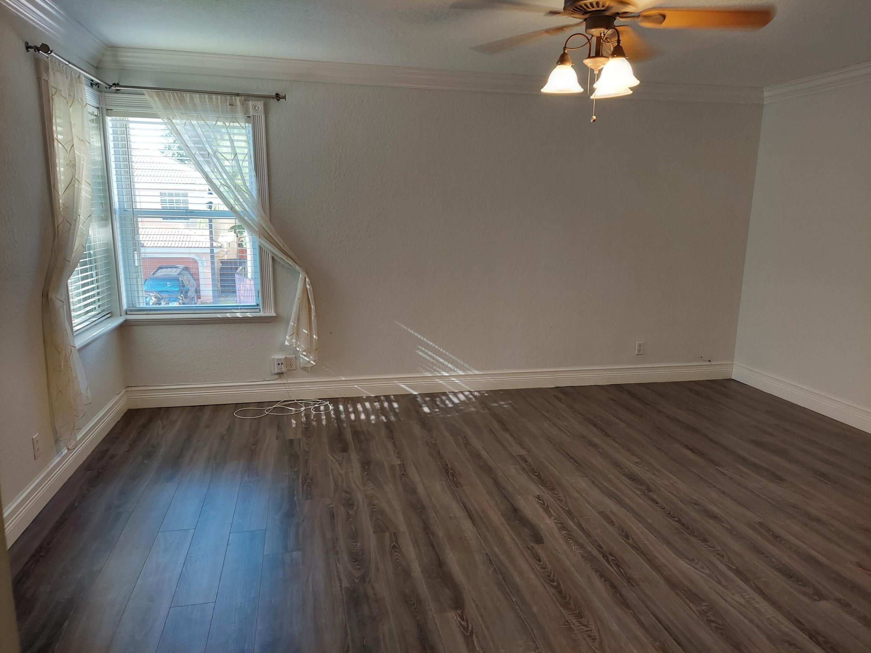 HILLSBORO COUNTRY CLUB - Residential Lease