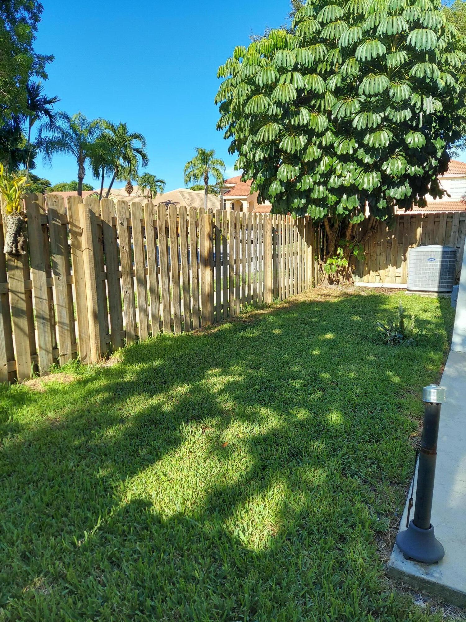 HILLSBORO COUNTRY CLUB - Residential Lease