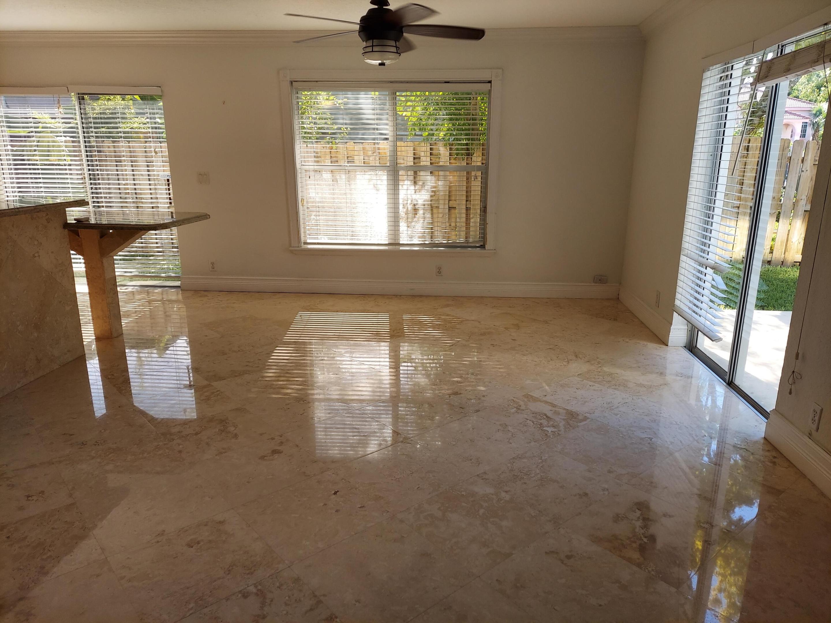 HILLSBORO COUNTRY CLUB - Residential Lease