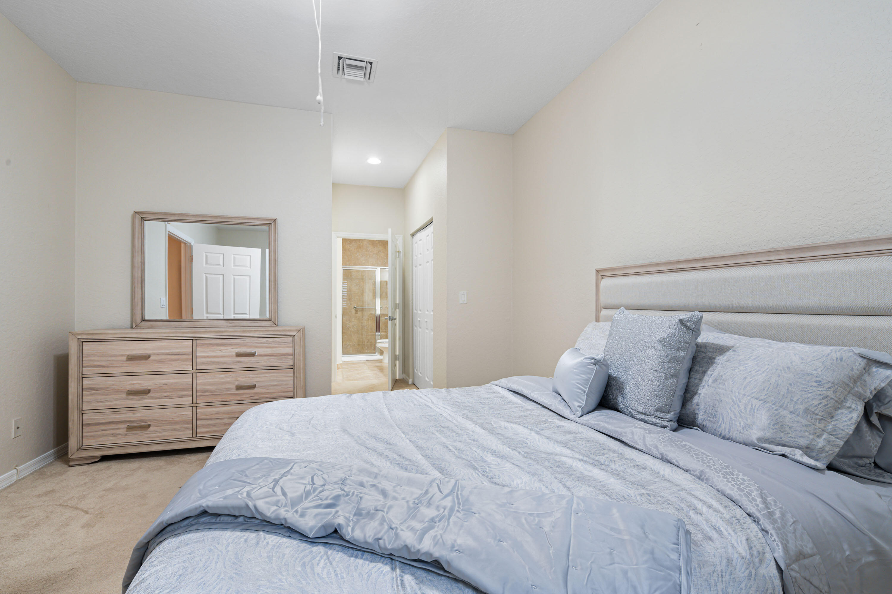 LEGENDS AT THE GARDENS CONDO - Residential Lease