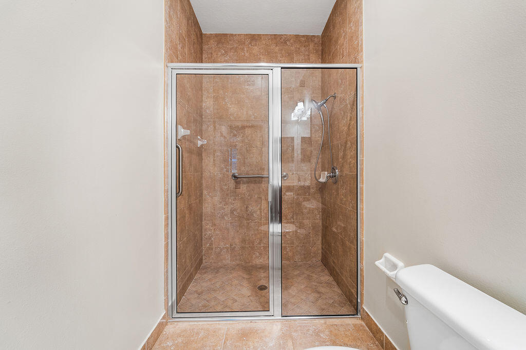 LEGENDS AT THE GARDENS CONDO - Residential Lease