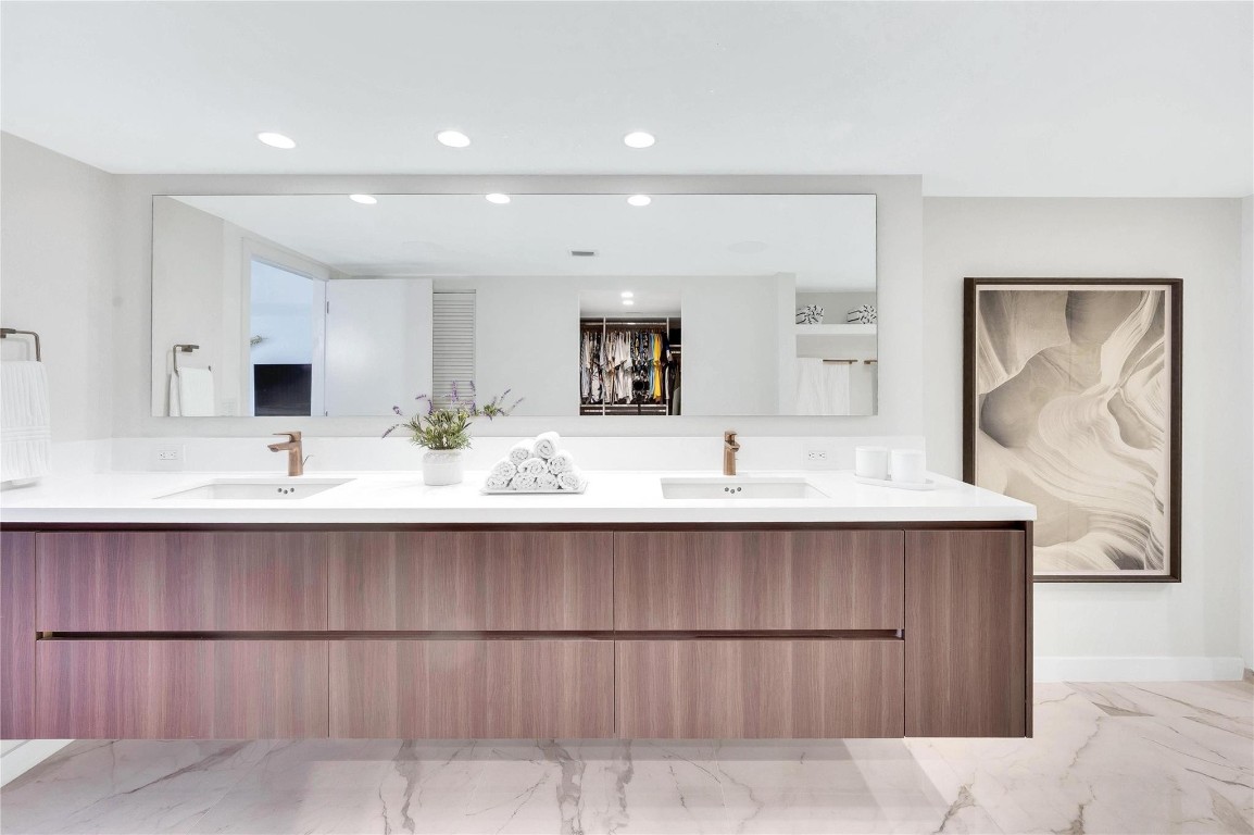 Americas on The Park Cond - Residential
