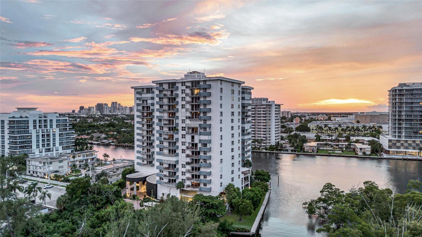 Americas on The Park Cond - Residential