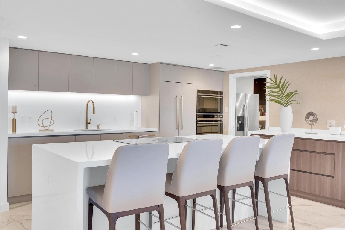 Americas on The Park Cond - Residential