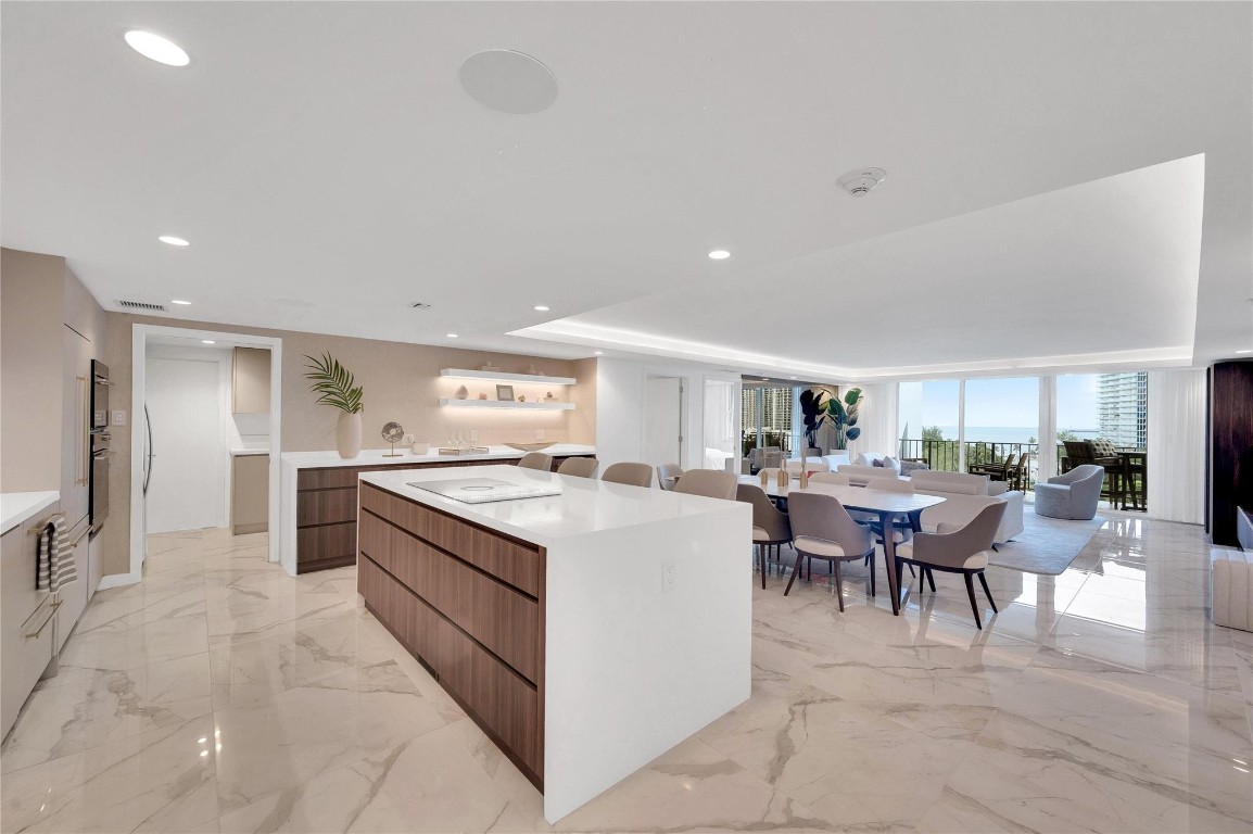 Americas on The Park Cond - Residential