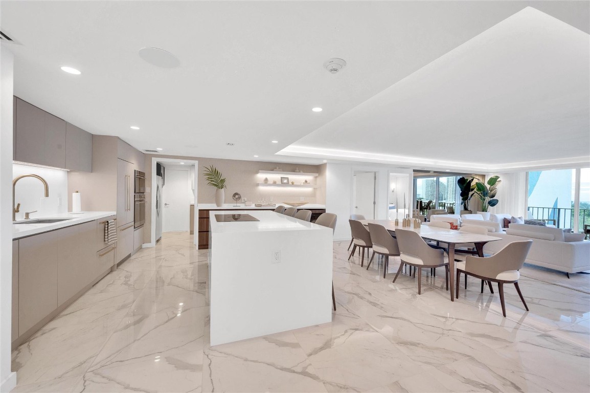 Americas on The Park Cond - Residential
