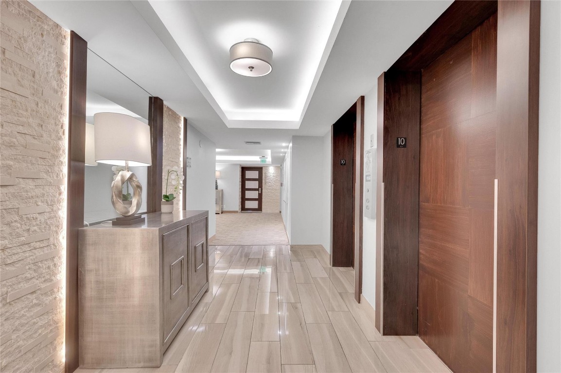 Americas on The Park Cond - Residential