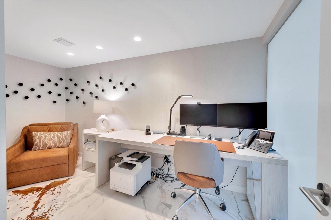 Americas on The Park Cond - Residential