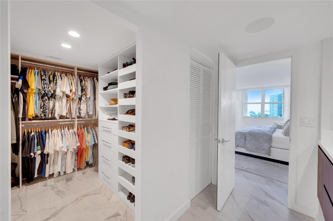 Americas on The Park Cond - Residential