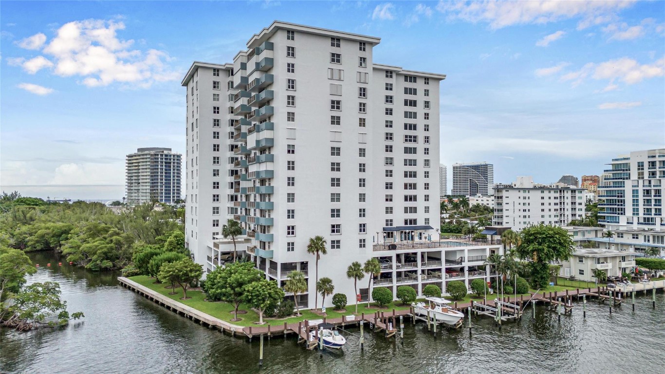 Americas on The Park Cond - Residential