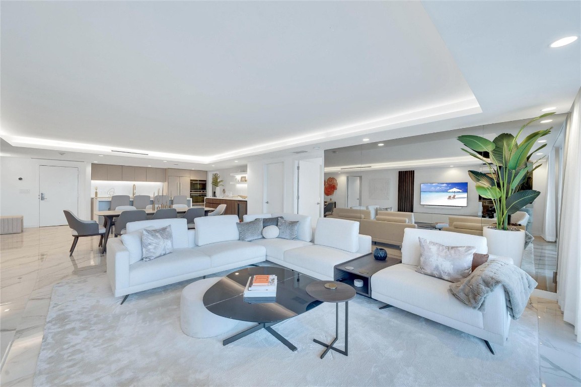 Americas on The Park Cond - Residential