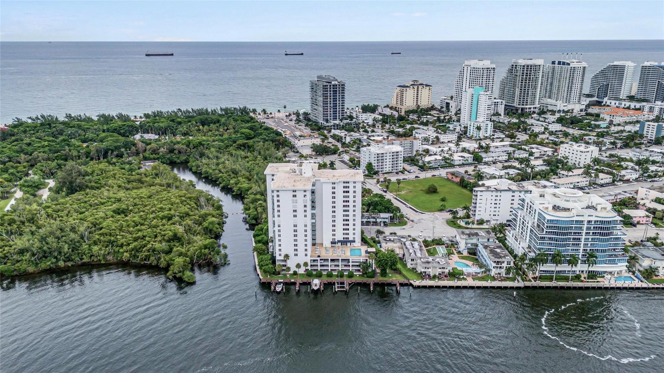 Americas on The Park Cond - Residential