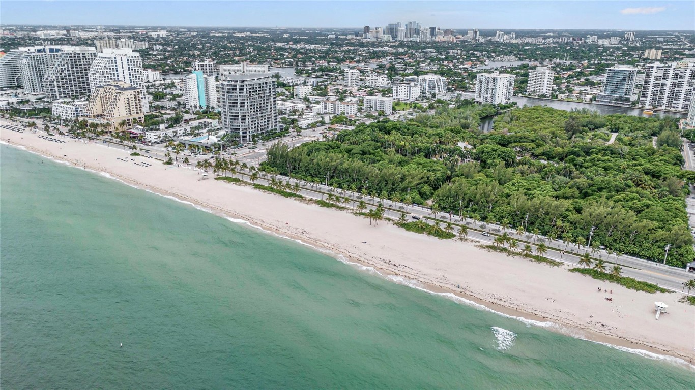 Americas on The Park Cond - Residential