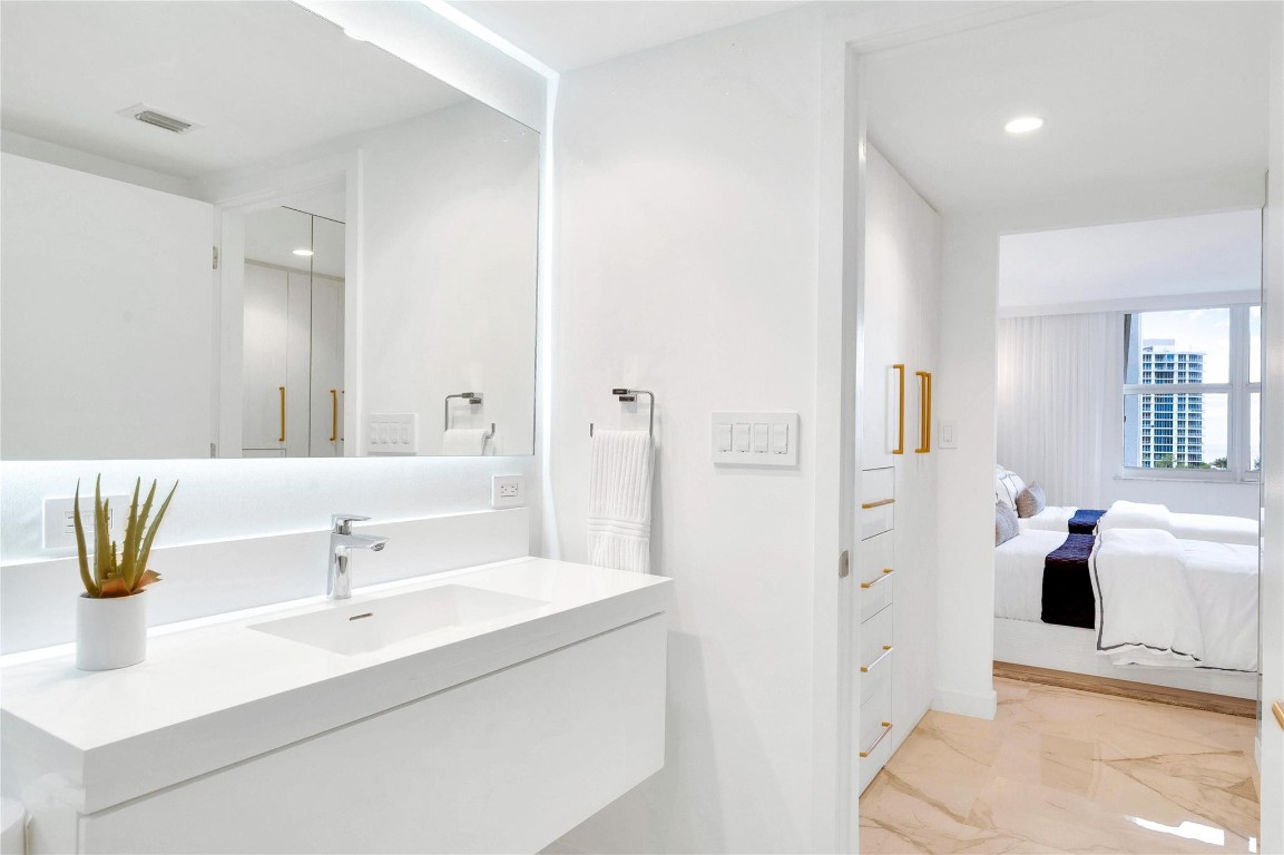 Americas on The Park Cond - Residential
