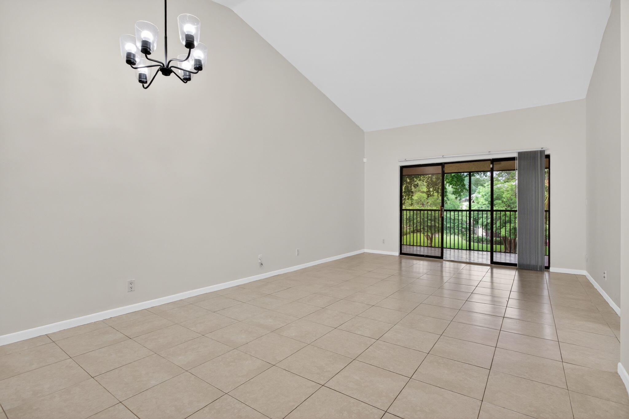 KARANDA VILLAGE II-B CONDO - Residential