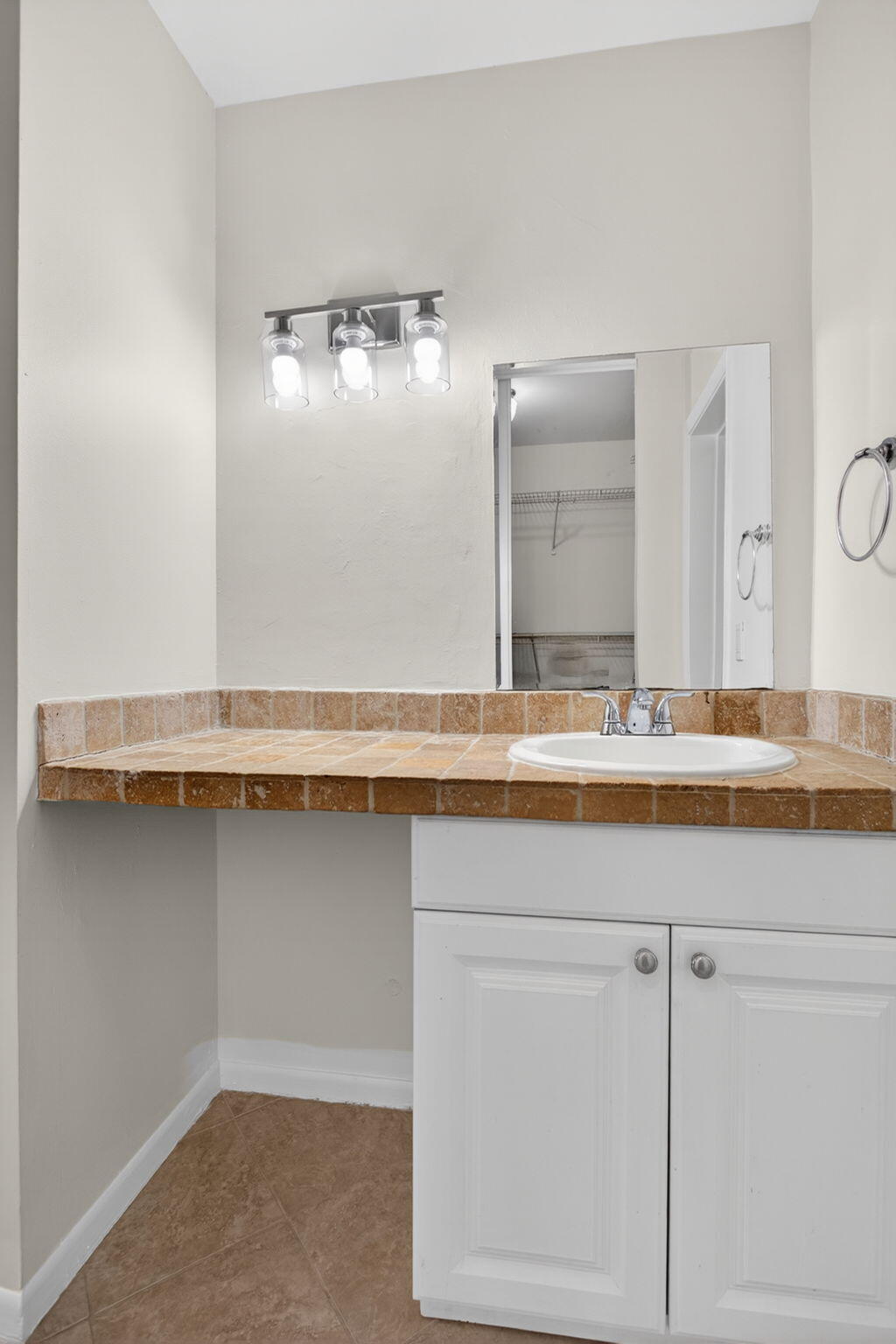 KARANDA VILLAGE II-B CONDO - Residential