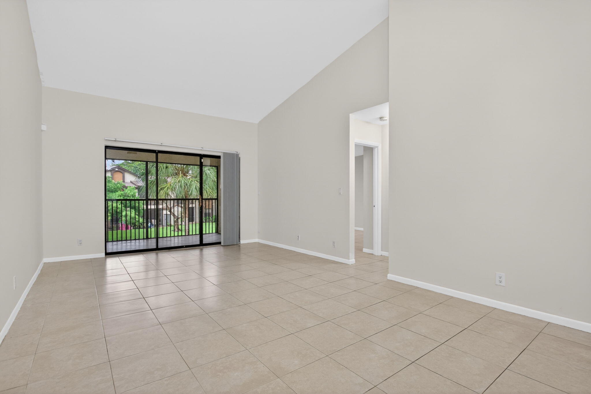 KARANDA VILLAGE II-B CONDO - Residential