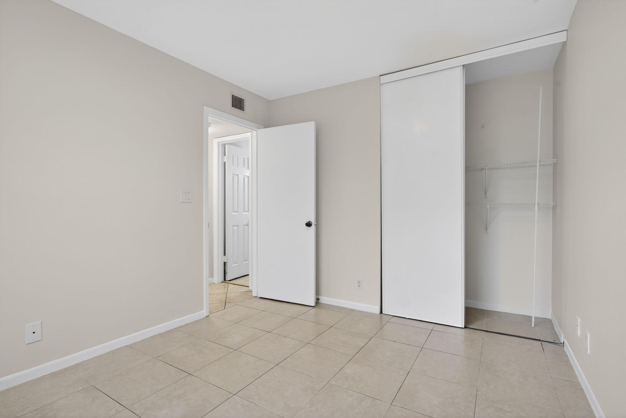 KARANDA VILLAGE II-B CONDO - Residential