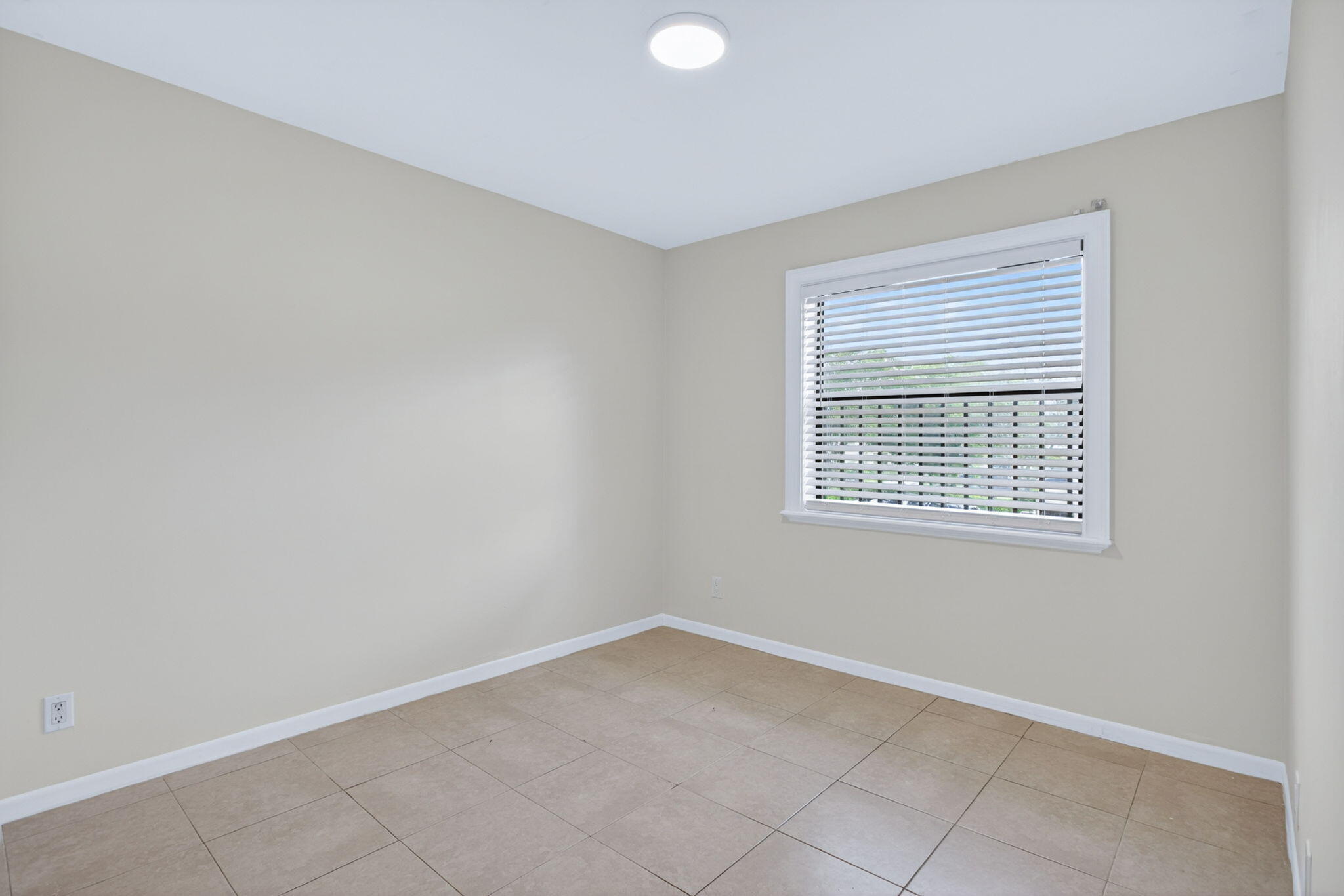 KARANDA VILLAGE II-B CONDO - Residential