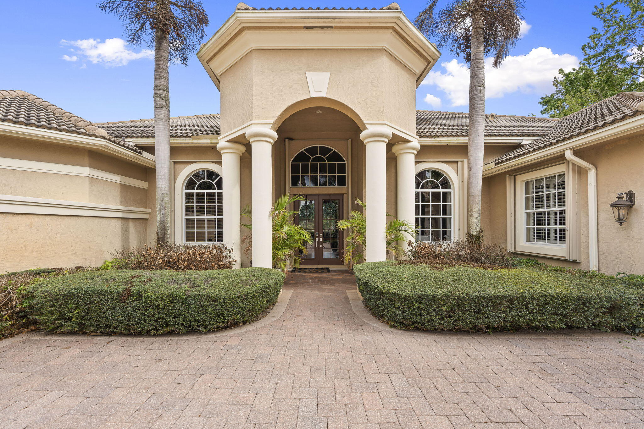 LAURELS - Residential