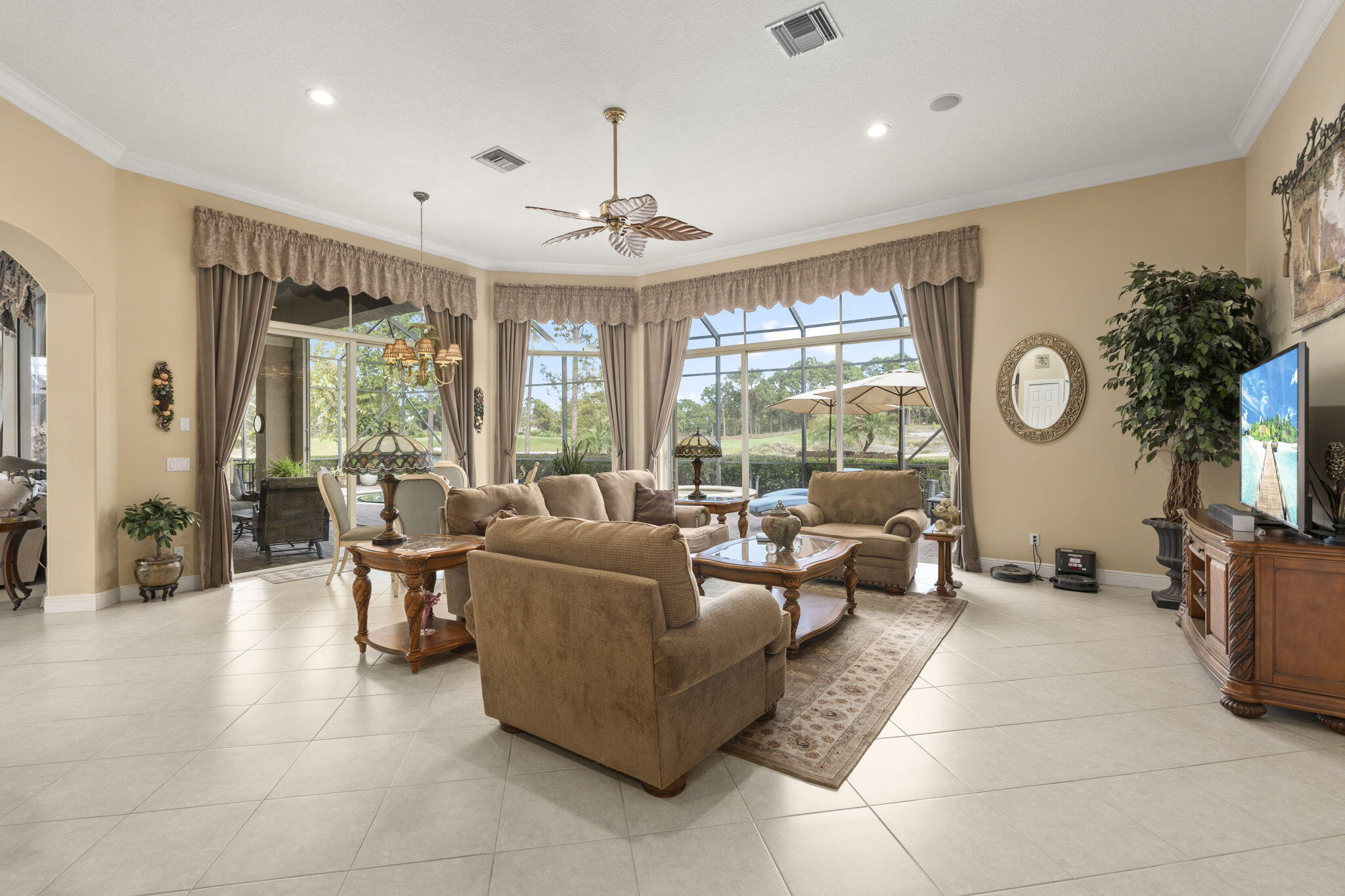 LAURELS - Residential