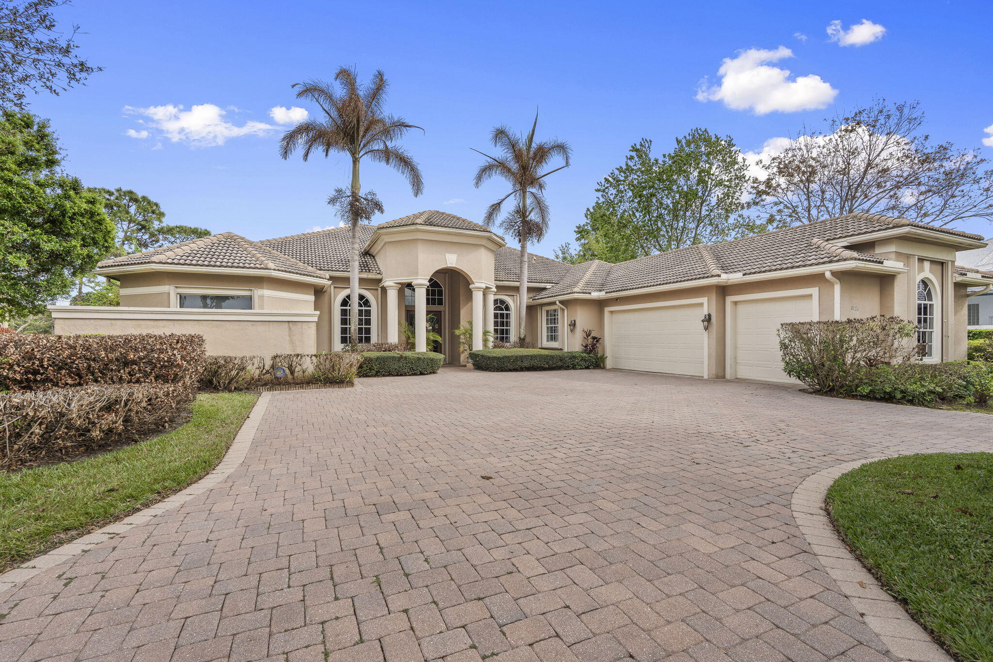 LAURELS - Residential