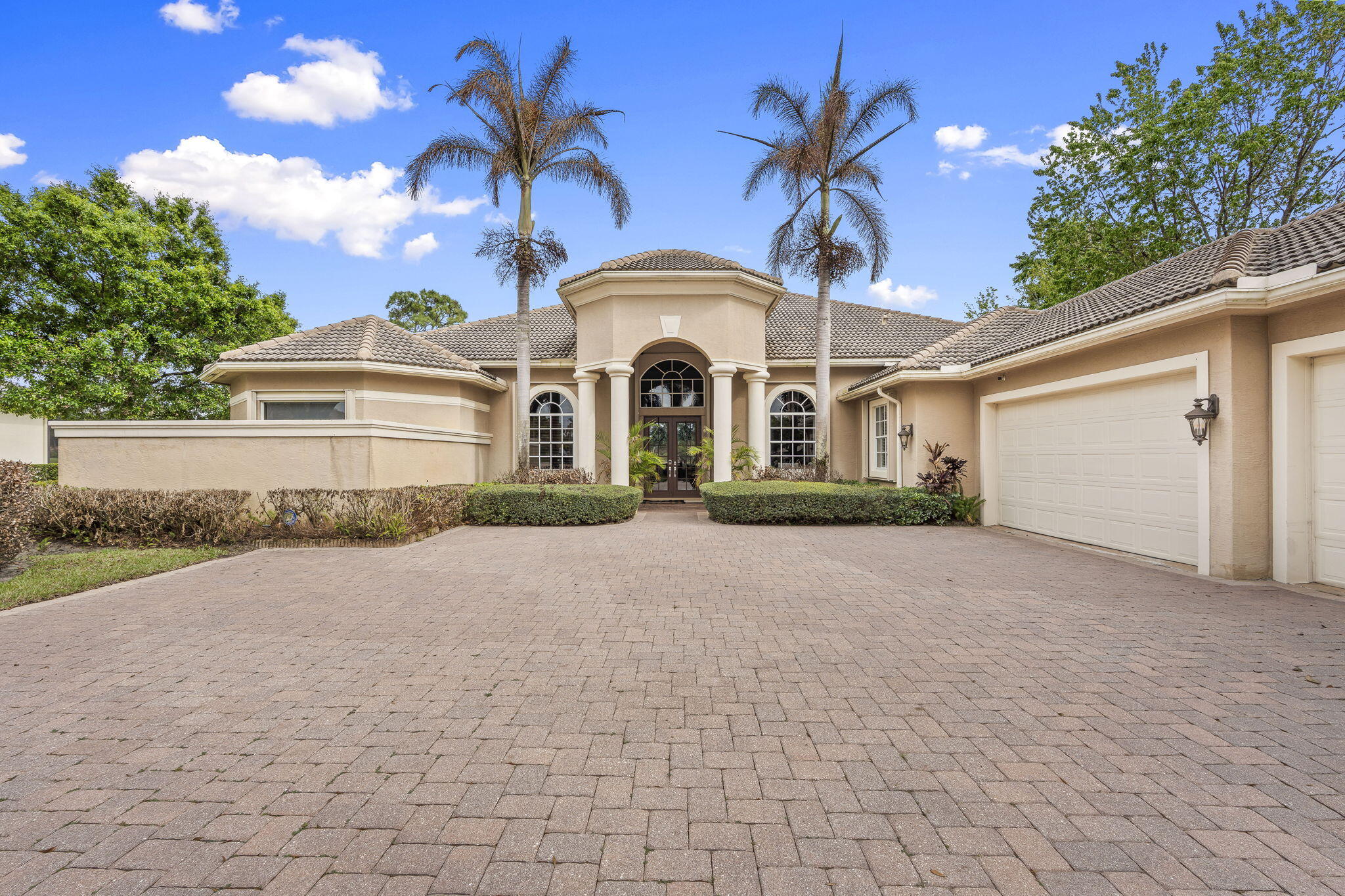 LAURELS - Residential