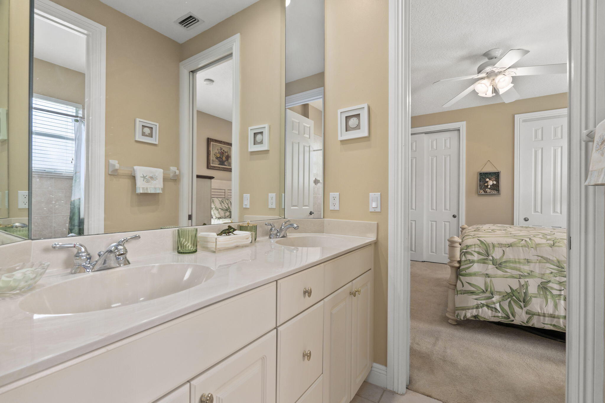LAURELS - Residential