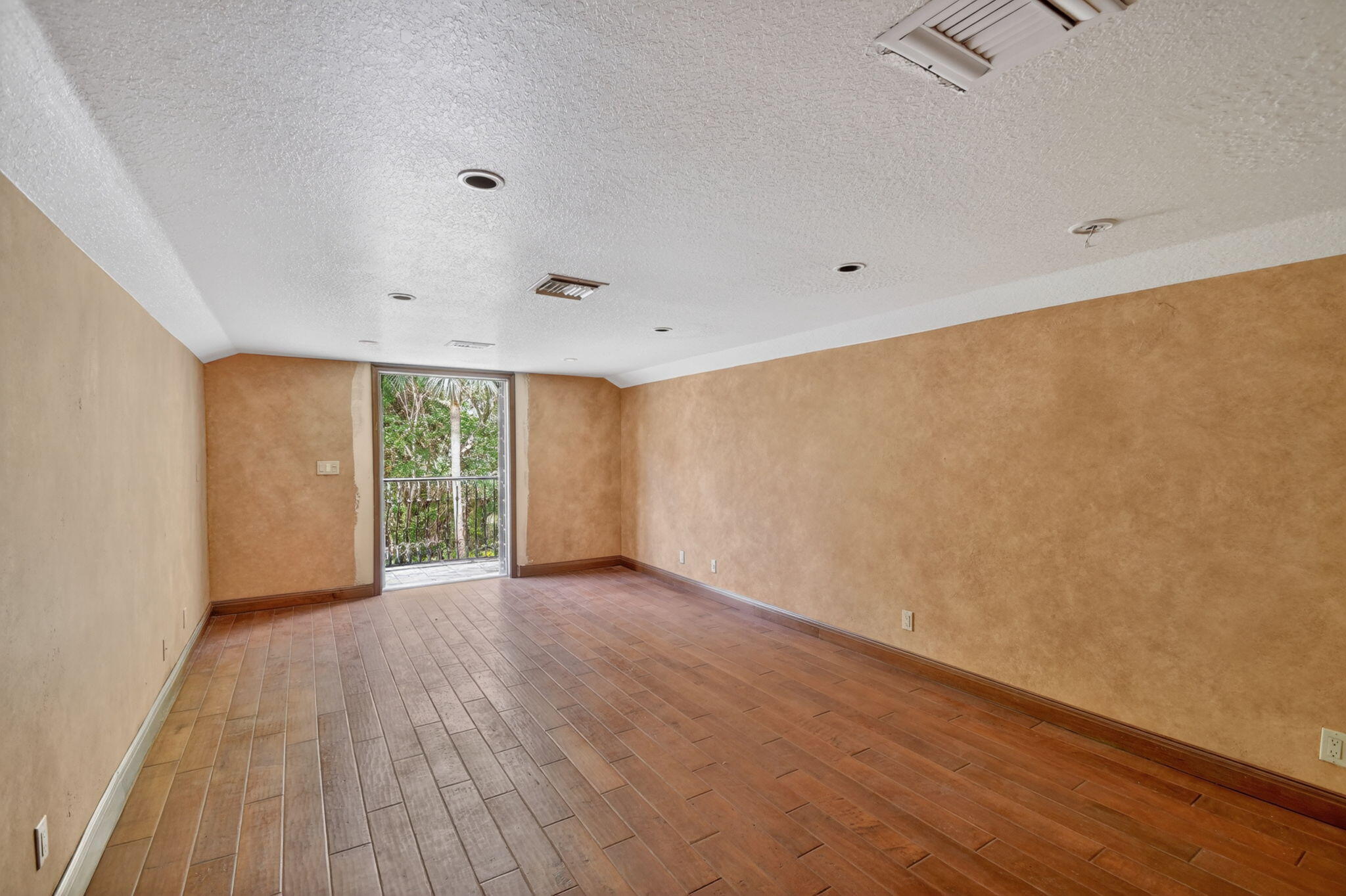 PINEWOOD OF WELLINGTON - Residential
