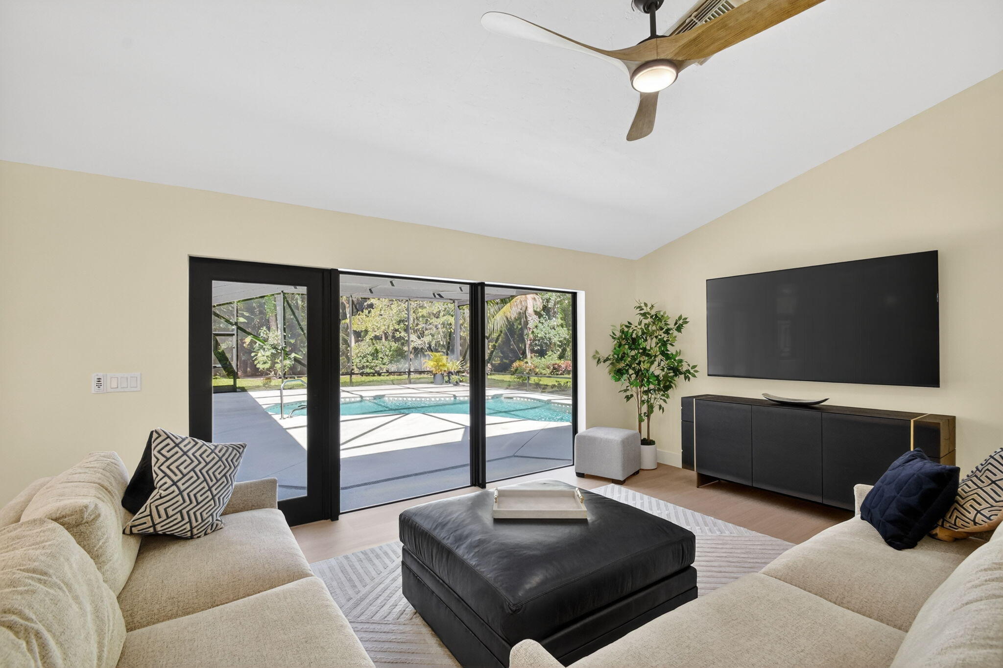 PINEWOOD OF WELLINGTON - Residential