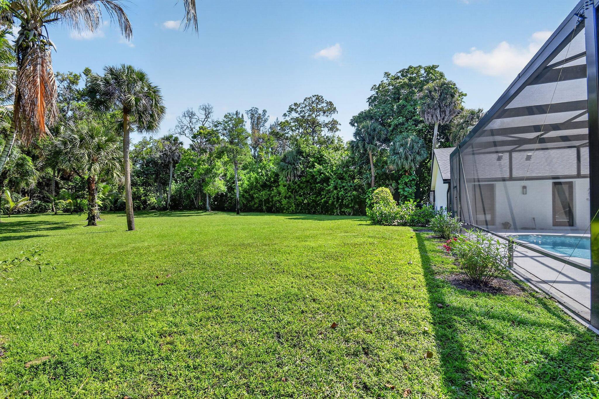 PINEWOOD OF WELLINGTON - Residential