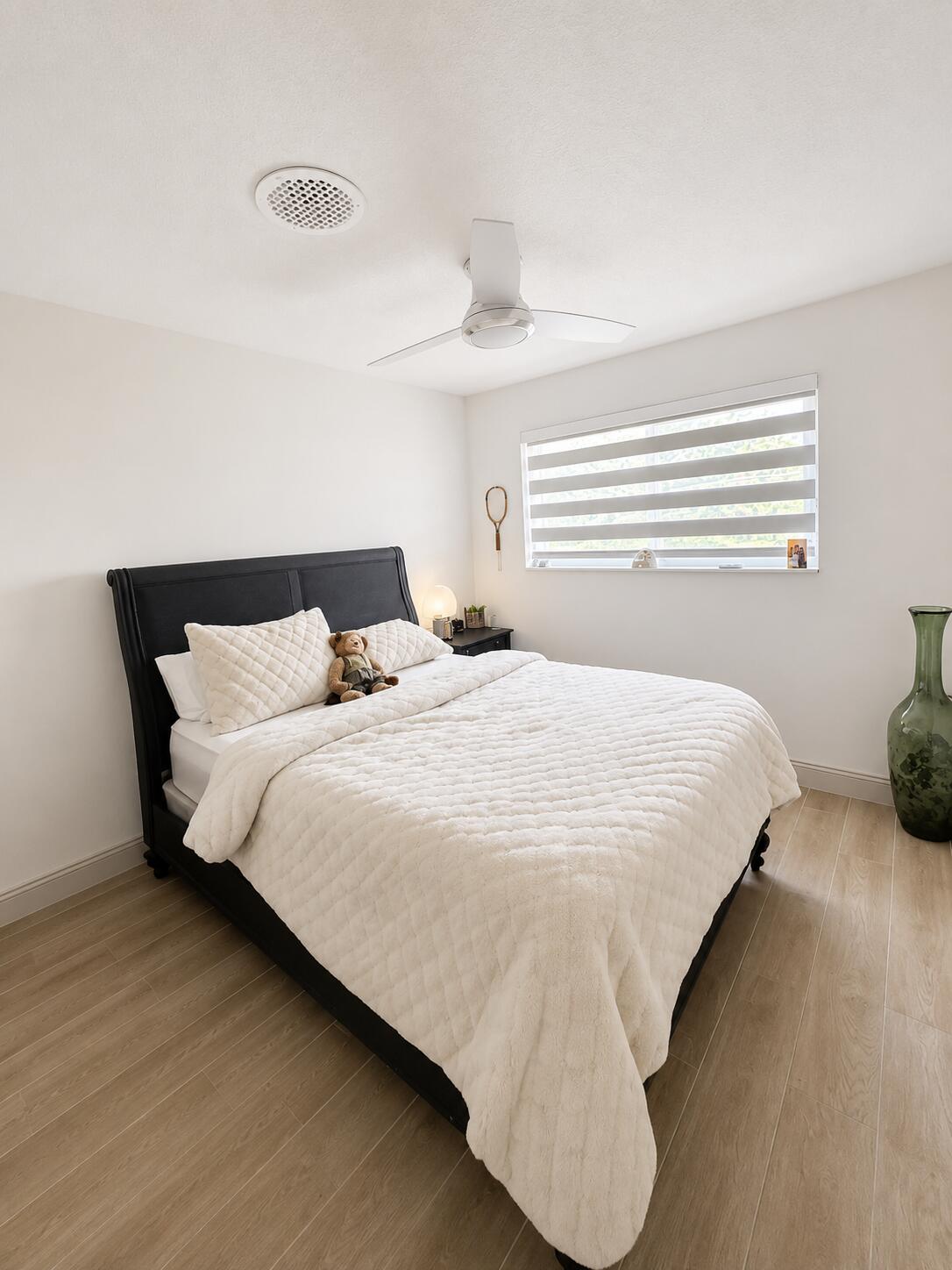 HOLLYWOOD LITTLE RANCHES - Residential