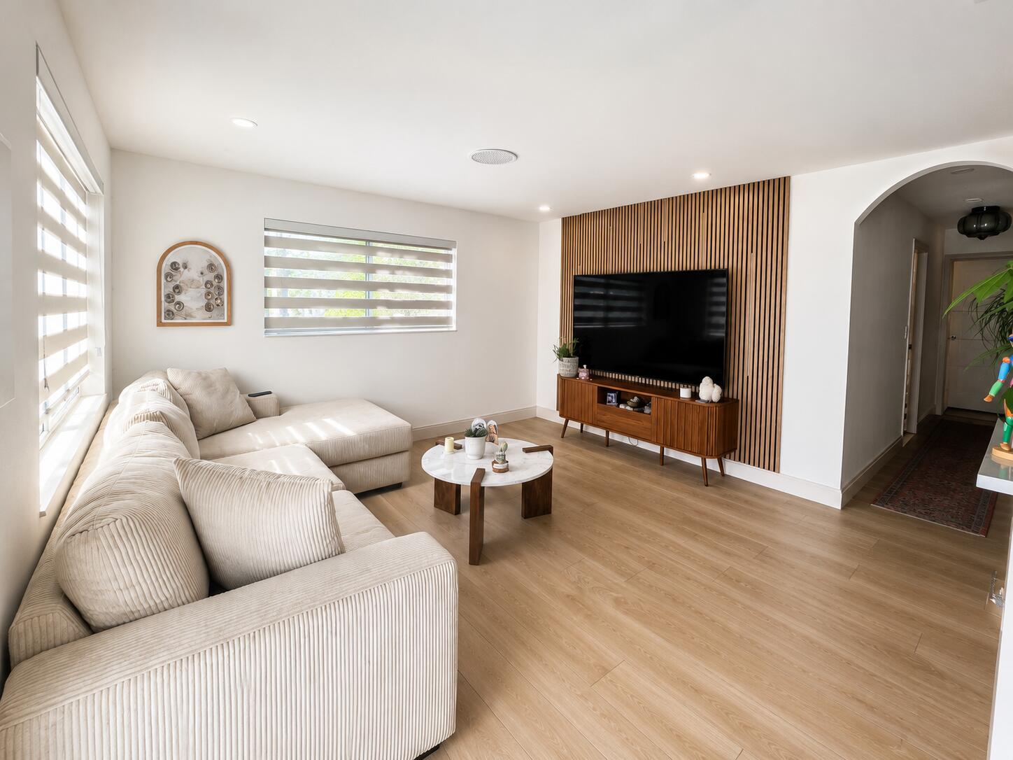 HOLLYWOOD LITTLE RANCHES - Residential