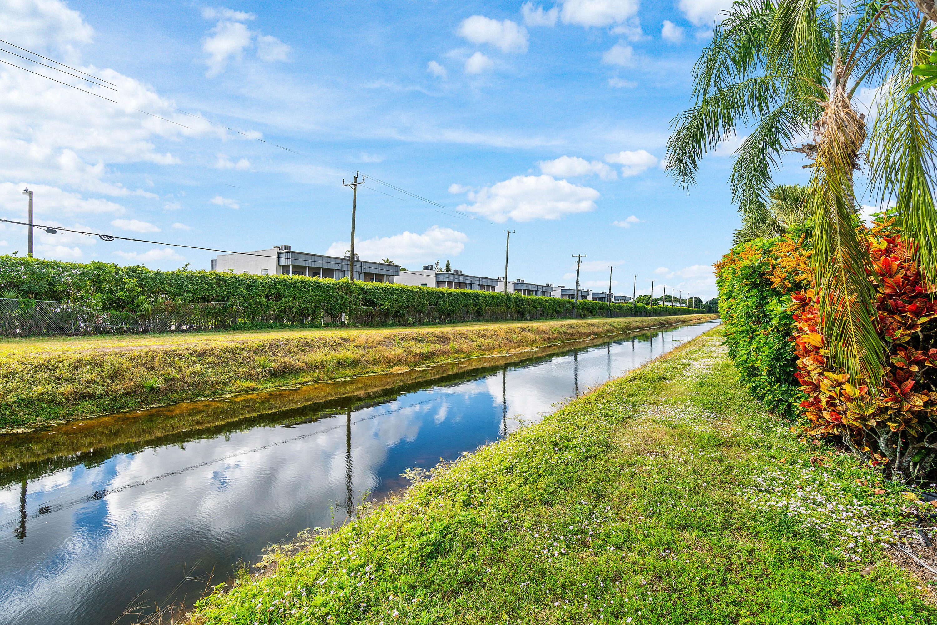 FLORAL LAKES 1 - Residential