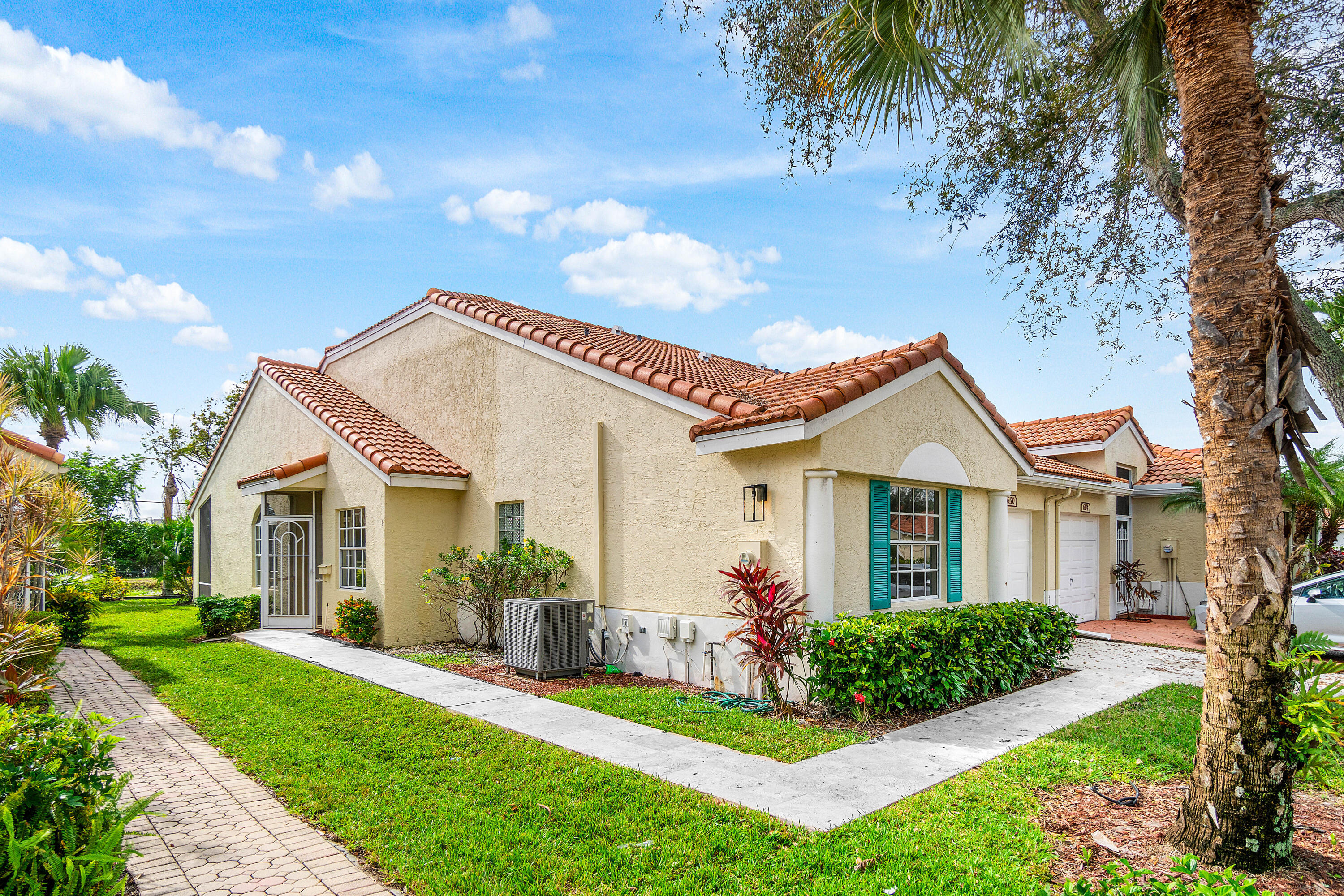 FLORAL LAKES 1 - Residential