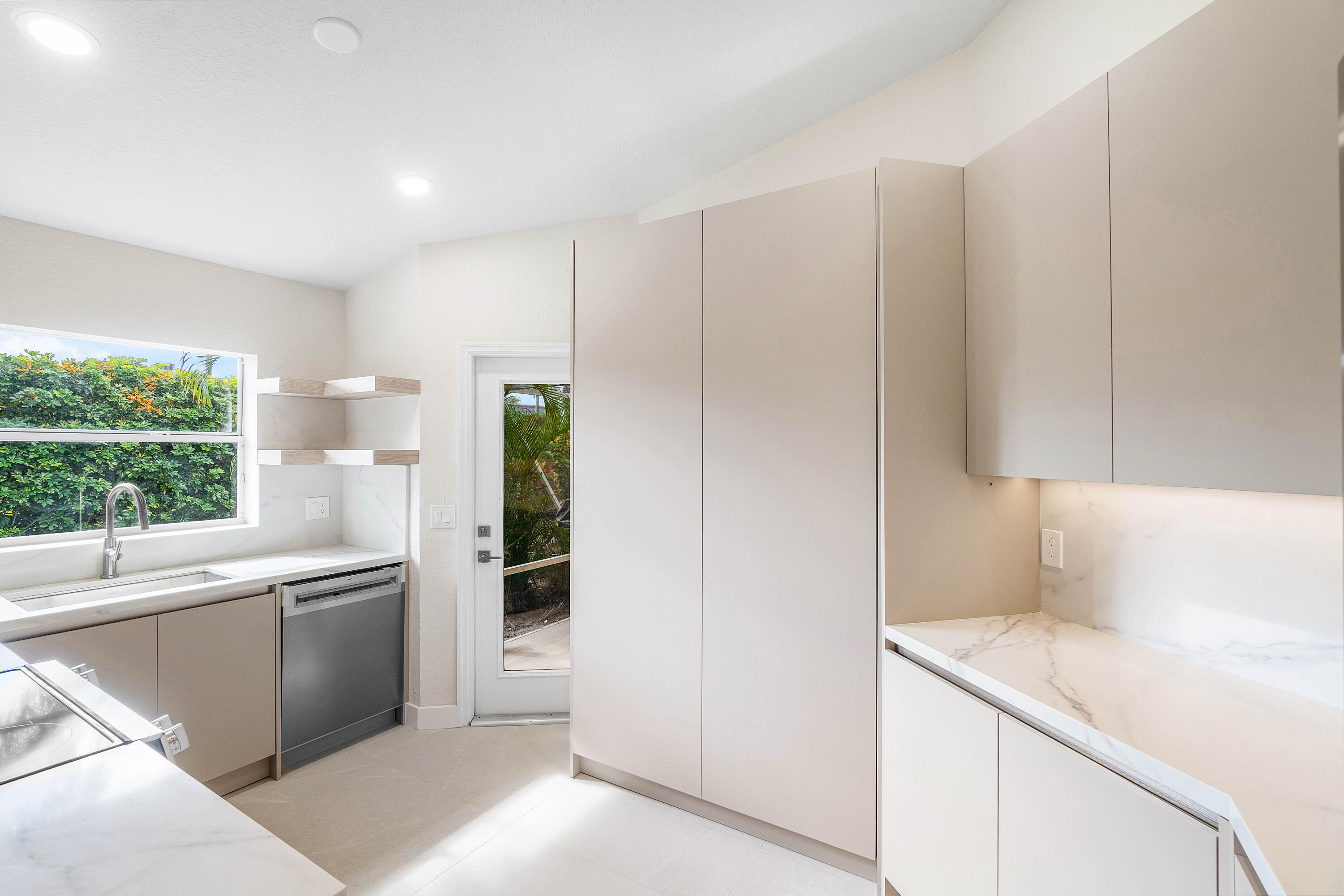FLORAL LAKES 1 - Residential