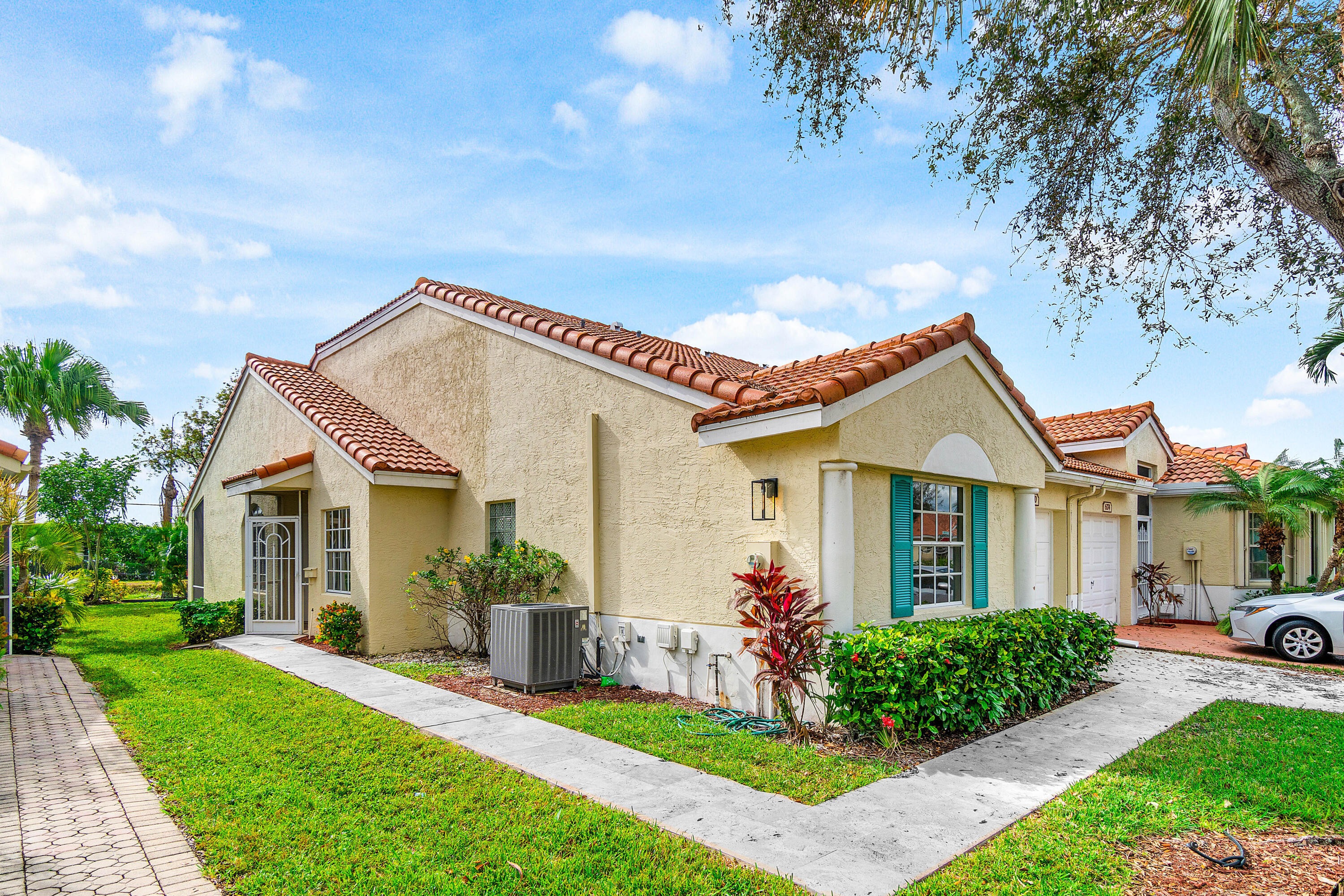 FLORAL LAKES 1 - Residential